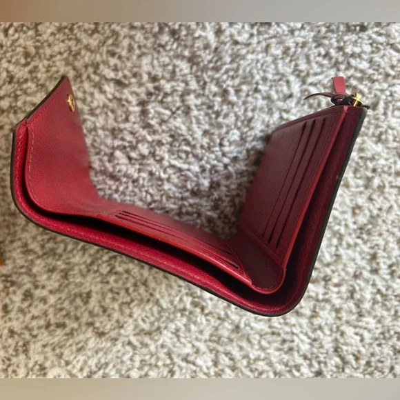 Louis Vuitton Victorine Wallet - Picture 9 of 10